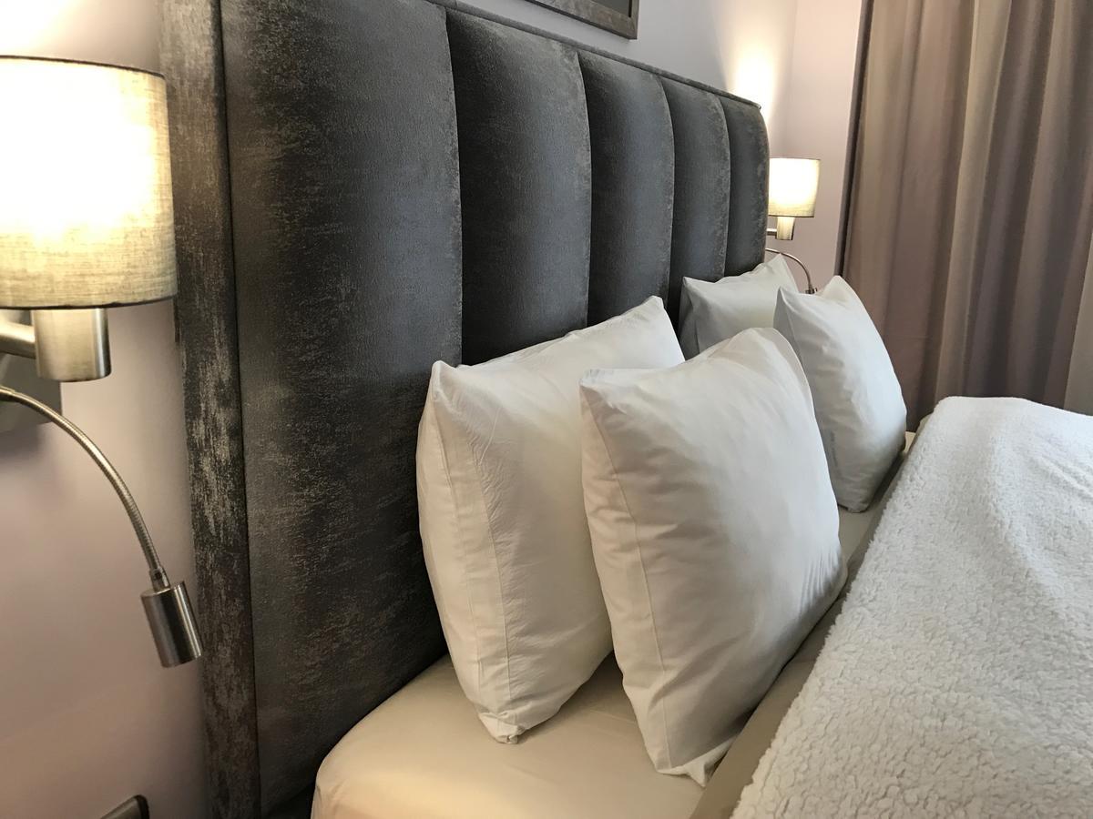 Appartamento con Terrazza e Vista Città - Trasferimento Aeroportuale Gratuito e Pacchetto VIP